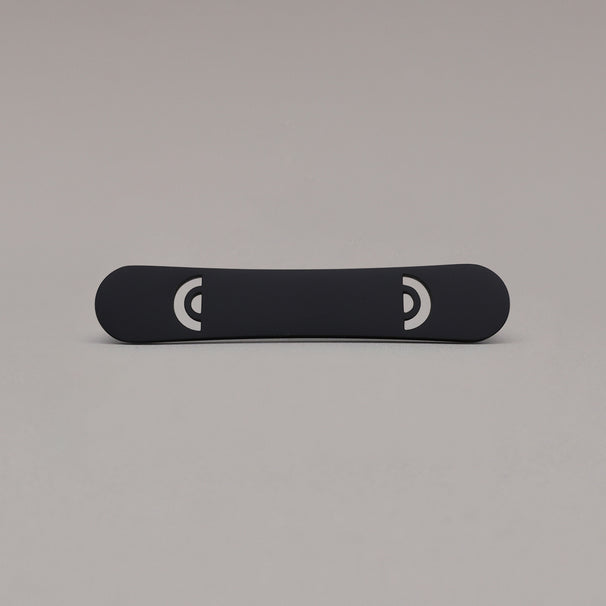 small horizon black pull on gray background