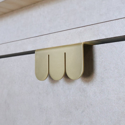 Sweep Edge Pull