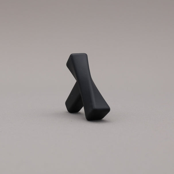 Matte black twist knob.